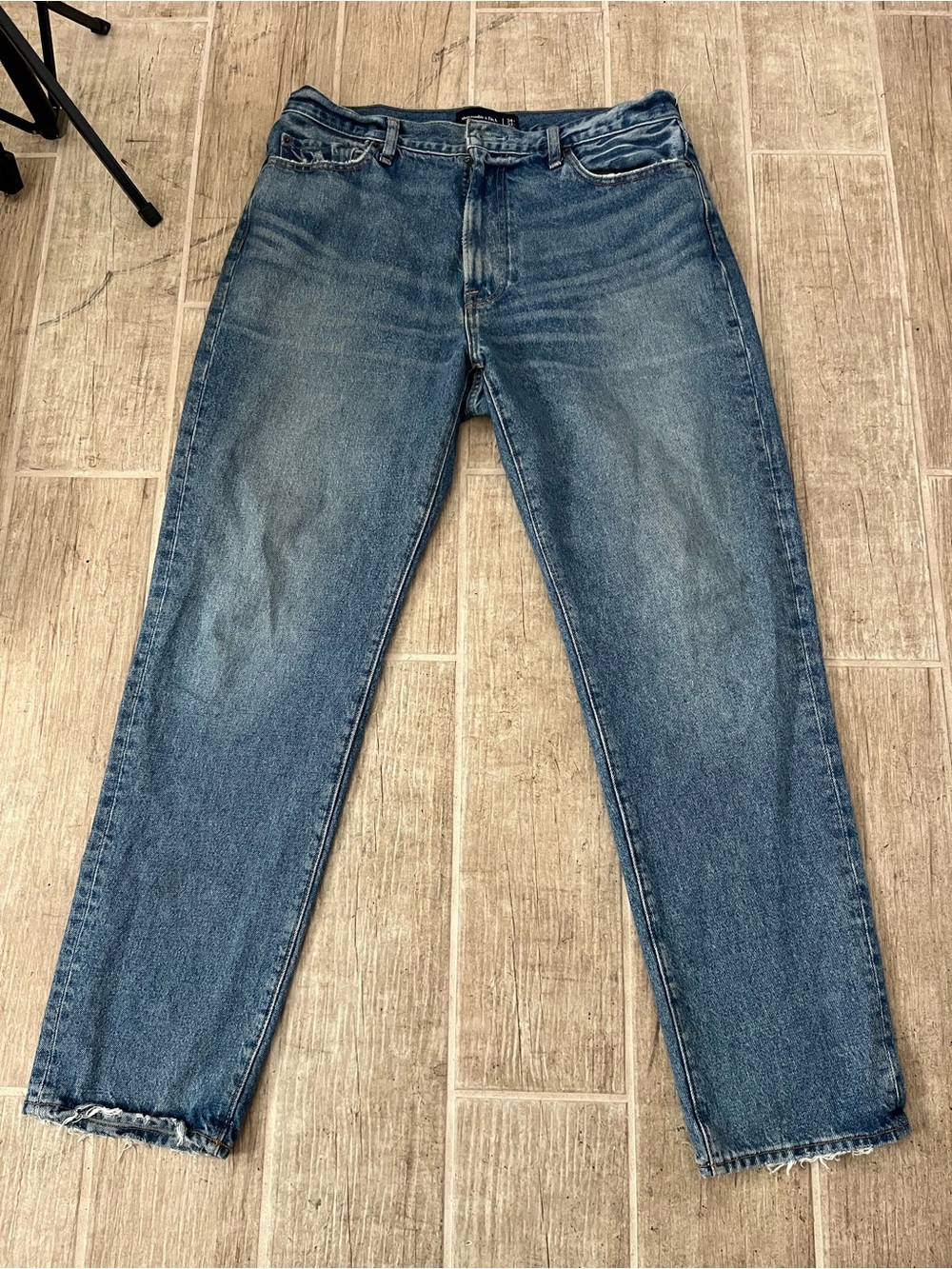 Abercrombie men’s 90s loose jeans